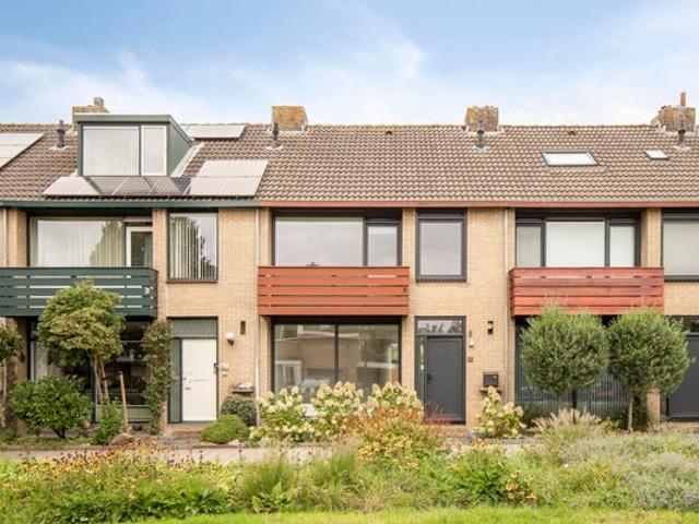 4 bedrooms House Surface Area: 120m2 Unfurnished