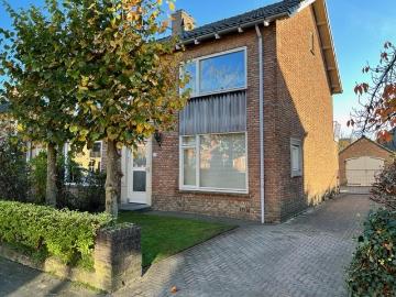 Geschakelde Woning te huur in Dieze - Parkeerplaats