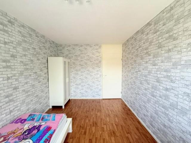 4 bedrooms House Surface Area: 140m2 Unfurnished