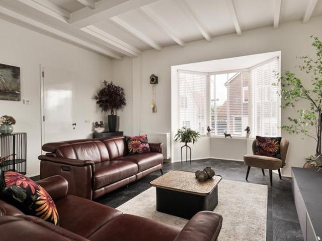 4 bedrooms House Surface Area: 151m2 Furnished