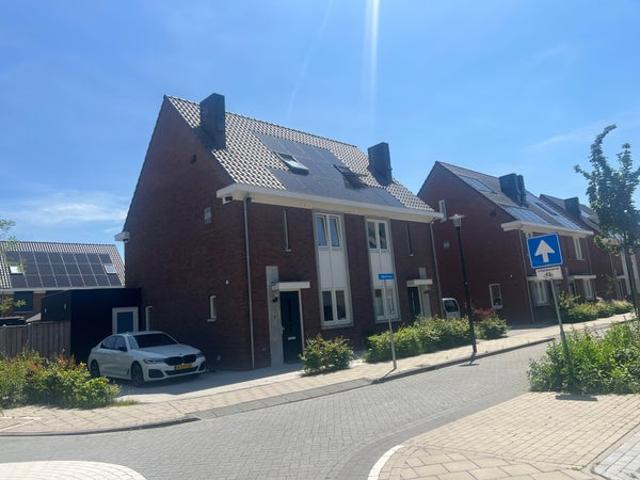 4 bedrooms House Surface Area: 154m2 Unfurnished Available from: 2026 08 01