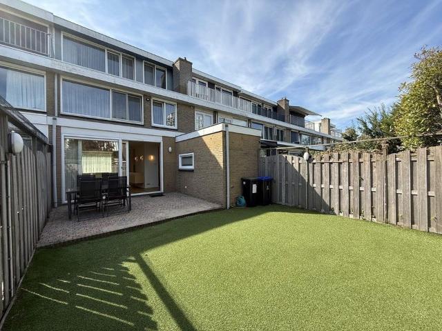 4 bedrooms House Surface Area: 190m2 Unfurnished