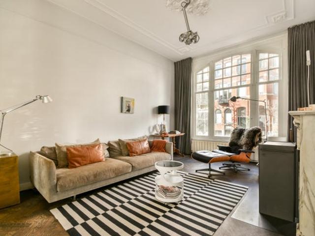 4 bedrooms House Surface Area: 215m2 Furnished Available from: 2026 10 01