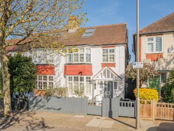 Summerstown, London, Greater London - Garden
