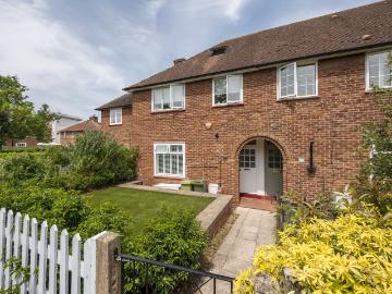 4 Bedrooms House semi detached for Rent in Crestway | Foxtons