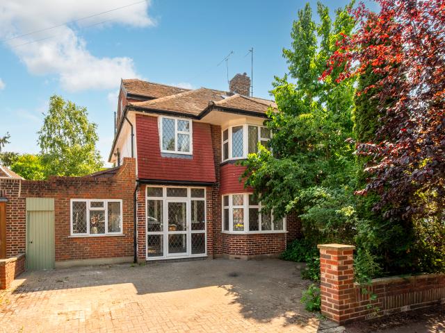 3 Bedrooms House semi detached for Rent in Beverley Avenue | Foxtons