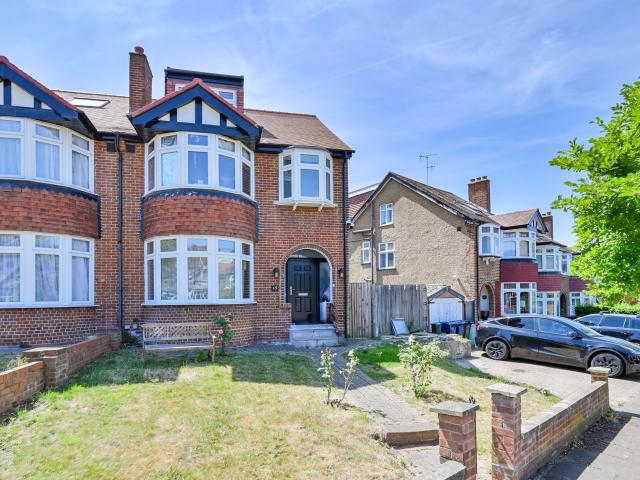 4 Bedrooms House semi detached for Rent in Mulgrave Road | Foxtons