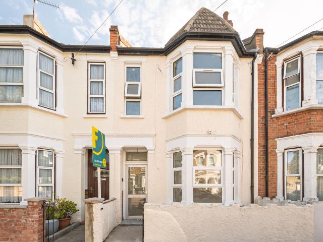 4 Bedrooms House terraced for Rent in Charlton Road, NW10 | Foxtons