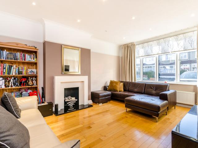 4 Bedrooms House terraced for Rent in Eden Way | Foxtons