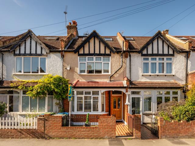 4 Bedrooms House terraced for Rent in Elm Road | Foxtons