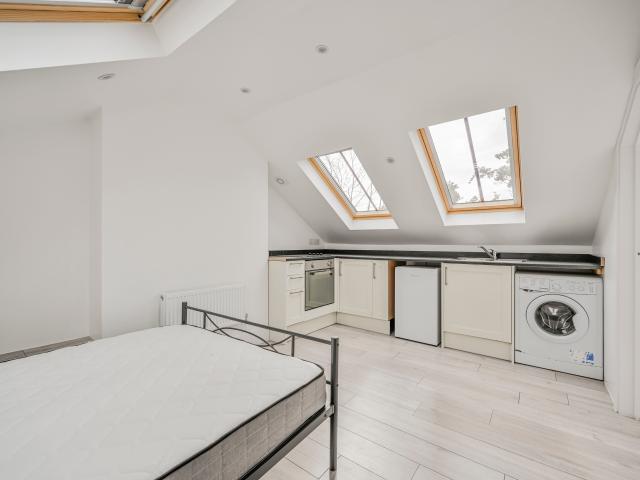 4 Bedrooms House terraced for Rent in Russell Avenue, N22 | Foxtons