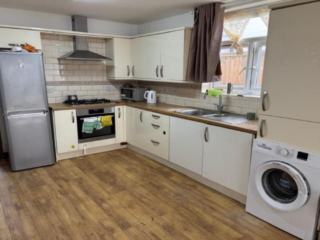 4 Bedrooms House Thornton Heath £3,300 pcm