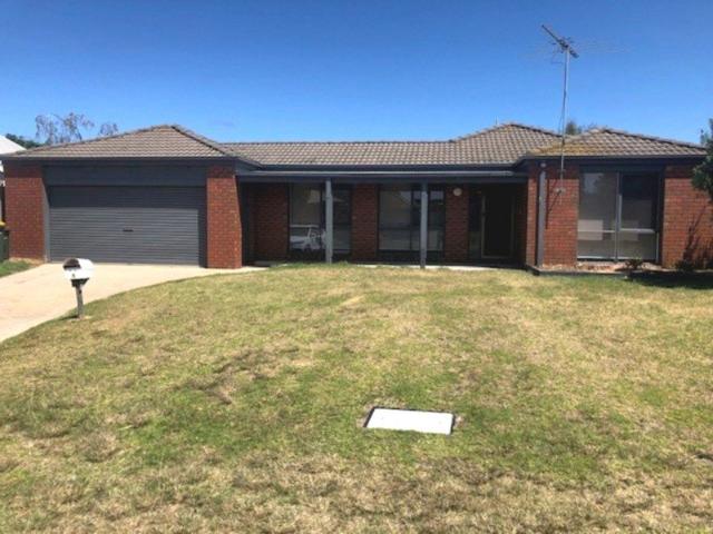 4 Bedrooms in Huntington Court