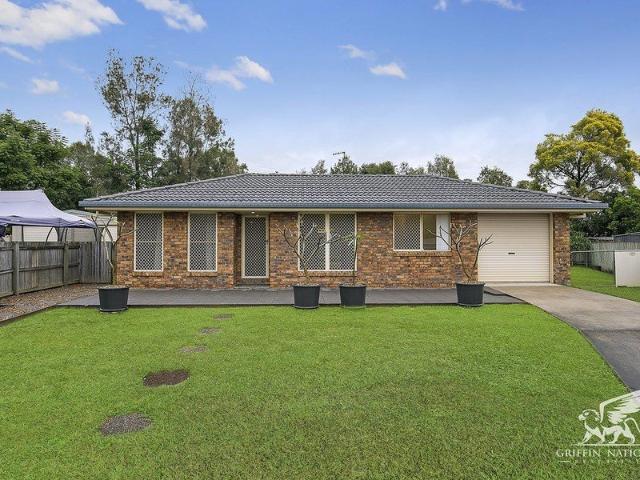 4 Bedrooms In Leafy Bellmere!