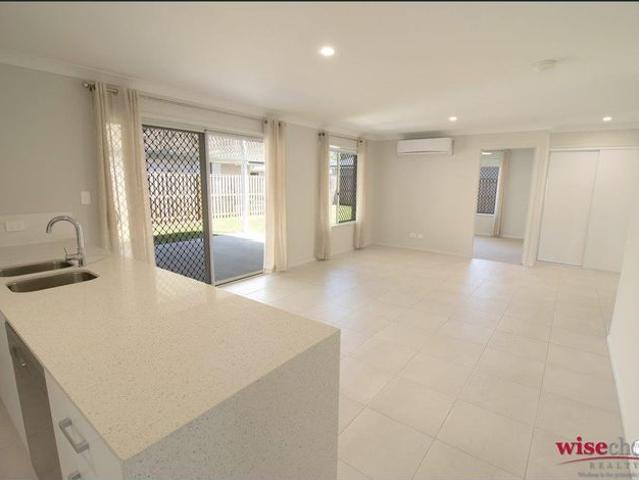 4 bedrooms in Quality Estate in Popular Fernvale
