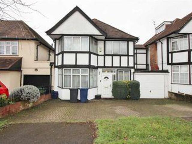 4 Bedrooms Link detached house for sale in Broadfields Avenue, Edgware, Middx HA8