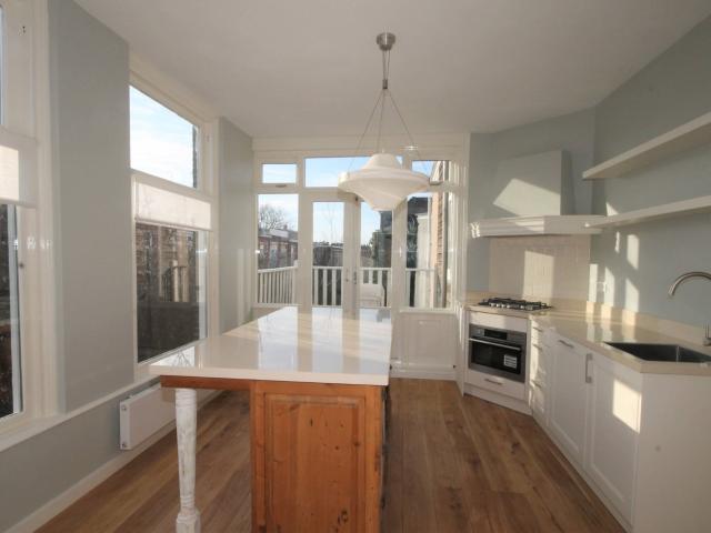 4 bedrooms Surface Area: 140m2