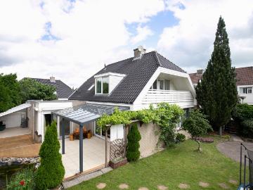 4 bedrooms Surface Area: 205m2 Furnished