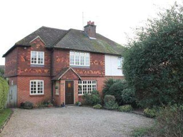 4 Bedrooms Semi detached house for rent in Cedar Cottages, Newbridge Road, Billingshurst RH14