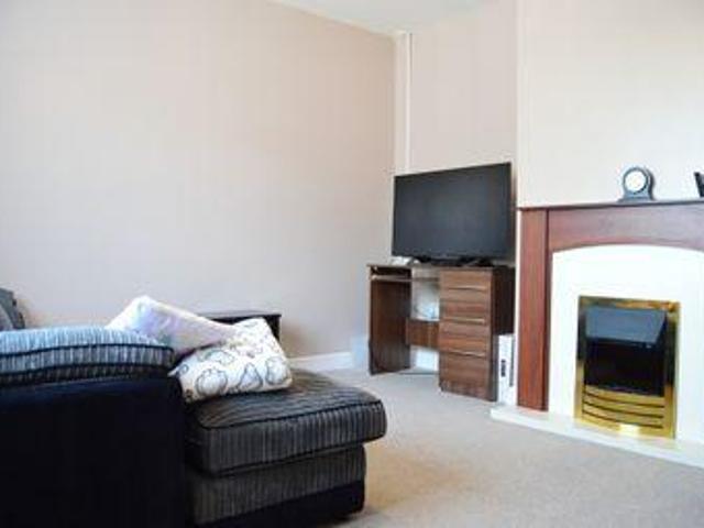 4 Bedrooms Semi detached house for rent in Woodhall Place, Newcastle Under Lyme ST5