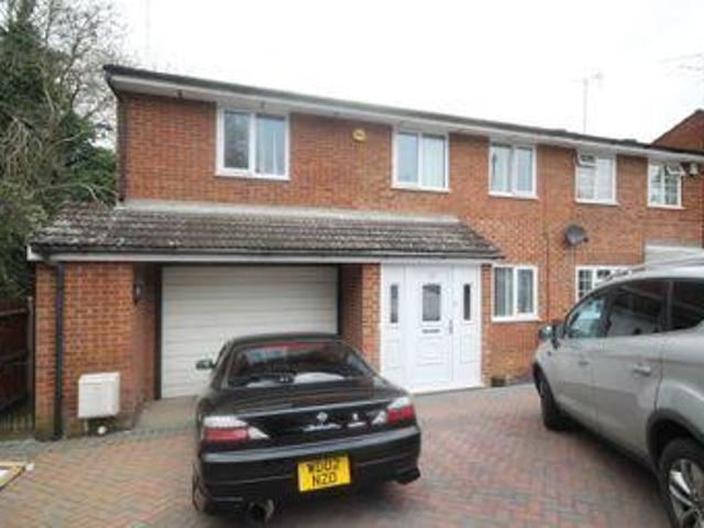 4 Bedrooms Semi detached house for sale in Cherbourg Crescent, Walderslade ME5