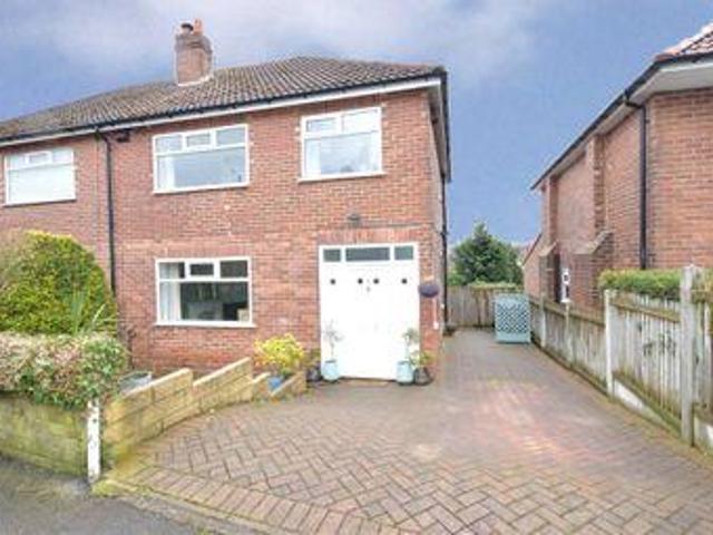 4 Bedrooms Semi detached house for sale in Allerton Grange Gardens, Leeds LS17