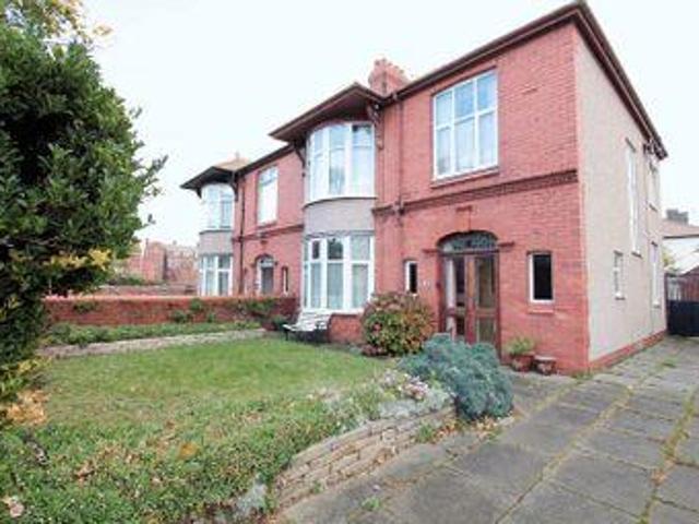 4 Bedrooms Semi detached house for sale in Bryntirion Avenue, Rhyl LL18