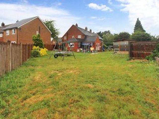 4 Bedrooms Semi detached house for sale in Hughes Drive, Wainscott, Kent ME2