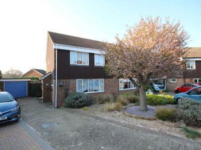 4 Bedrooms Semi detached house for sale in Staplehurst, Bracknell RG12