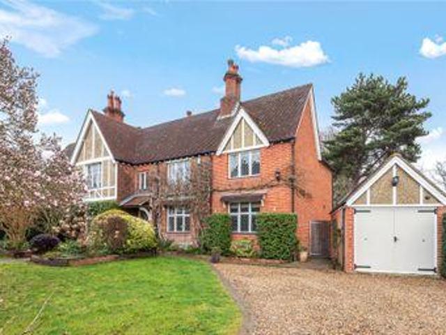 4 Bedrooms Semi detached house for sale in Pines Road, Bickley BR1