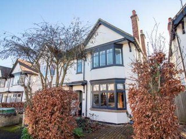 4 Bedrooms Semi detached house for sale in Wallis Road, Basingstoke RG21