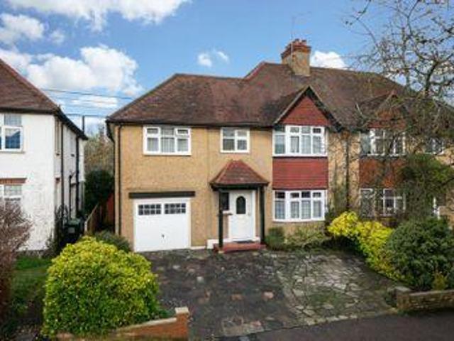 4 Bedrooms Semi detached house for sale in The Cloisters, Rickmansworth WD3