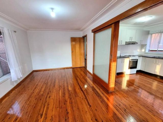 4 Bedrooms Spacious Double Storey house Upstairs in the Prime Auburn Location