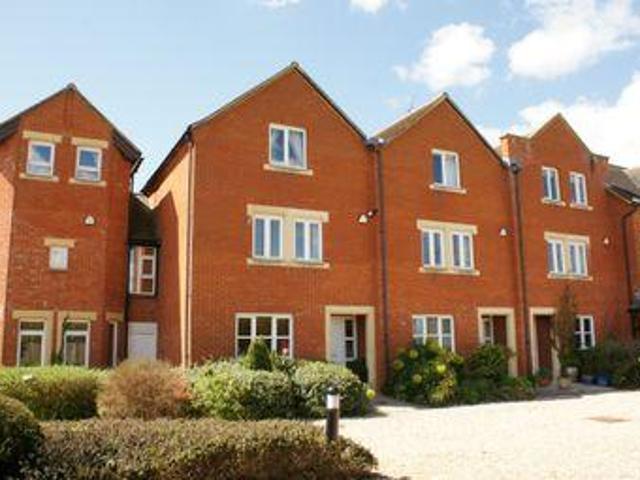 4 Bedrooms Terraced house for rent in Anstey Road, Alton GU34