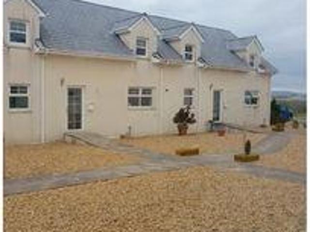 4 Bedrooms Terraced house for rent in Barlosh Court, Ochiltree KA18