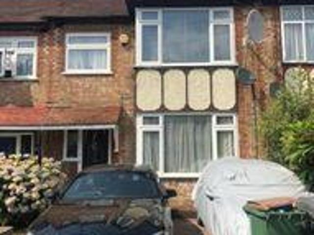 4 Bedrooms Terraced house for rent in Frances Road, Chingford E4