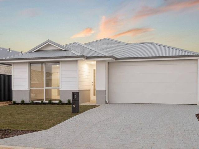 4 BEDROOMS + THEATRE = FAMILY PERFECTION!