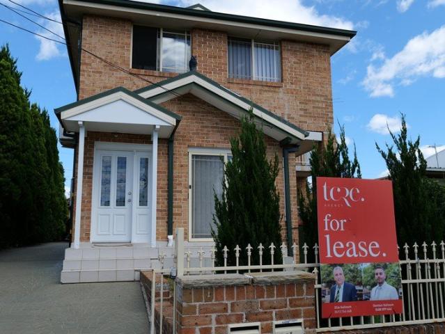 4 bedrooms townhouse
