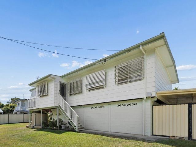 4 Bedrooms Under $1M in Clontarf Opportunities Like This Don't Last!