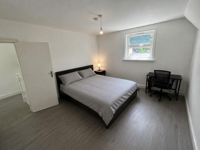 4 BedRooms Whole Property Let Near Forest Gate
