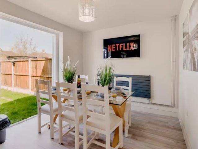 4 Bedrooms 1.5 Bathrooms