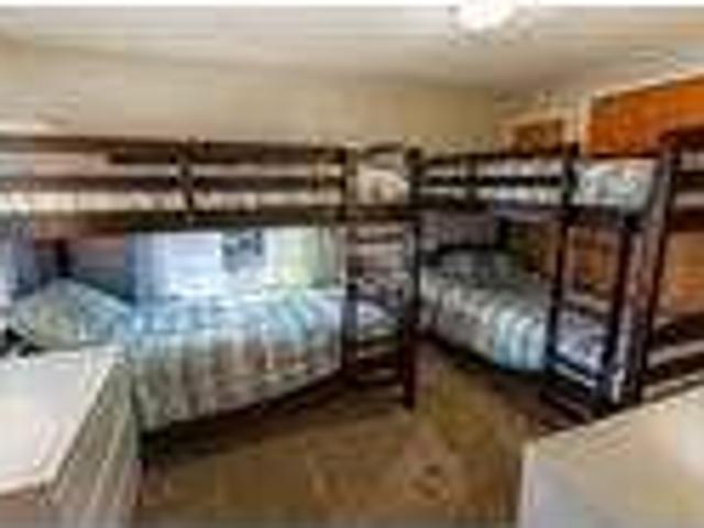 4 bedrooms 2.5 bathrooms Pinckney home