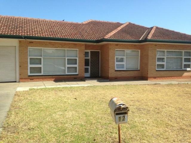 4 Bedrooms, 2 Bathrooms House for rent