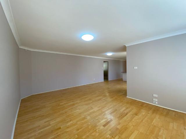 4 Bedrooms 2 Bathrooms Pool Close to Beaches