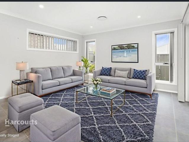 4 Bedrooms, 2 Bathrooms, Single Garage
