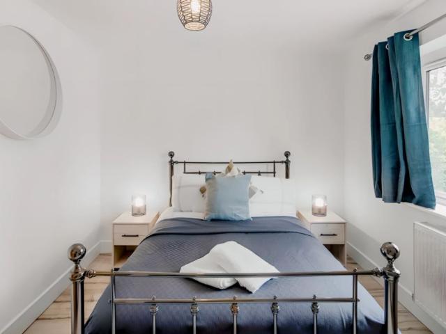 4 Bedrooms 2 Bathrooms