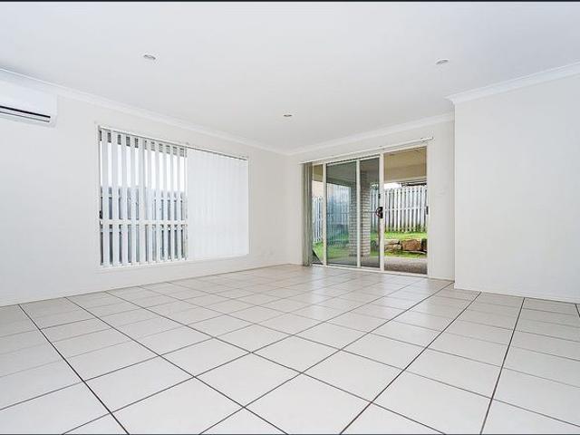 4 bedrooms, 2 living areas Brassall