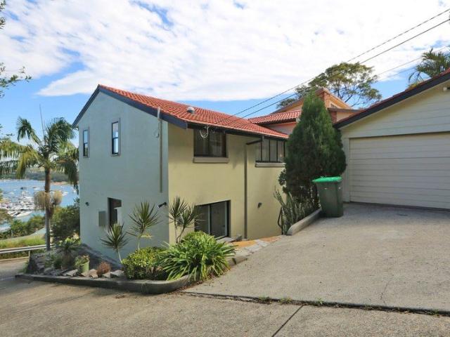 4 bedrooms, 3 bathroom House for rent