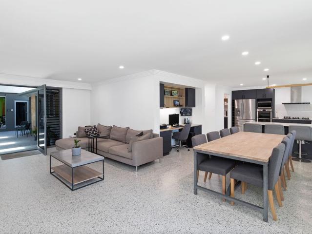 4 bedrooms, 3 bathrooms, and 2 parking spaces Outdoor Entertaining Modern Residence