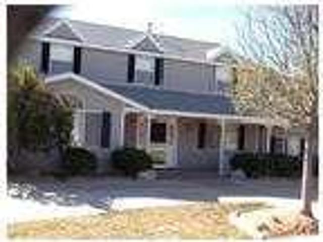 4 bedrooms, 3 bathrooms, Hurricane convenient location